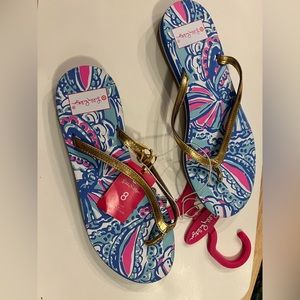 Lilly Pulitzer flip slops size 8